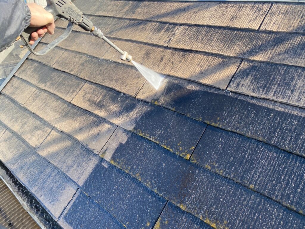 旭区屋根高圧洗浄作業
